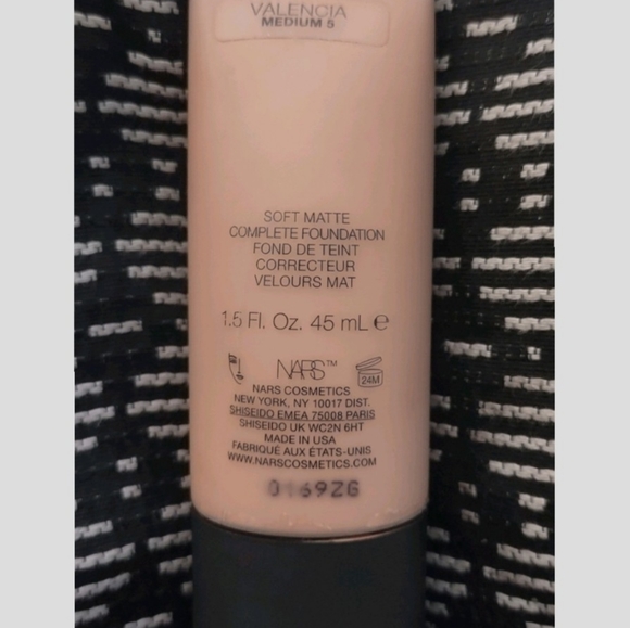 NARS Soft Matte Complete Foundation Bundle - Picture 12 of 15